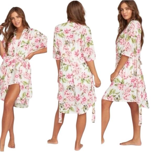 Show Me Your MuMu Brie Rose Print Robe Lightweight Feminine Cottage Swim Cover - Picture 4 of 13